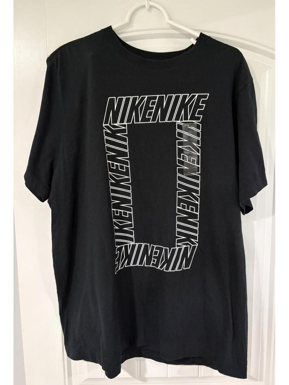 Nike Men’s XL NWOT Tshirt Top The Nike Tee